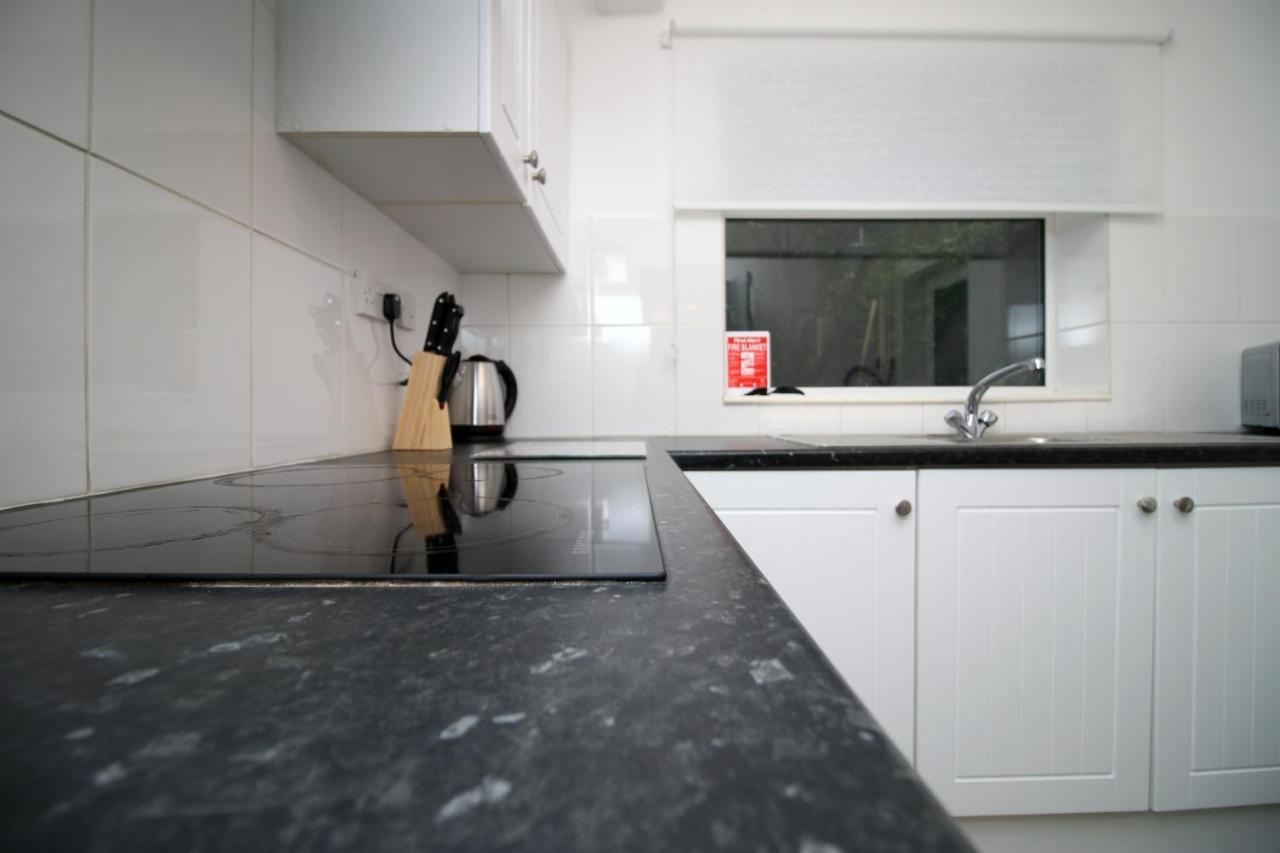 In The Heart Of Swansea- Tv In Every Bedroom! Apartment *