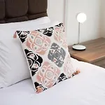 Parking, Garden, En-Suite & Tv\'S In All Rooms, Large Living Space