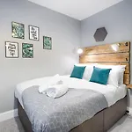 Book Now - Tv In Every Bedroom!