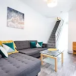 Walk To Swansea Stadium, 3 Rooms, Smart Tv\'S