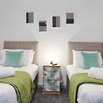 City Centre, Parking, Smart Tv\'S In All Rooms