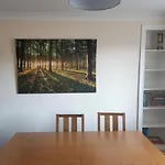 Immaculate 3 Bedroom Home With Superfast Wifi, Dragon Cottage, Llansamlet, Swansea