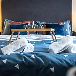 ✪ Leisure/Business ✪ 1 Bedroom Apt , Free Parking