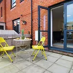 No 1 Marina Walk By Ssw 3Br, Free Parking, Sleeps 5 Close To Marina, City Centre, Beach And M4