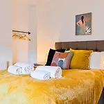 City Centre, Tv\'S In All Rooms, Available Parking