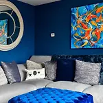 Just Stay Wales - Luxury Waterfront Townhouse Sa1