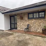 Spacious 1 Bed Bungalow Located On A Gower Sheep Farm