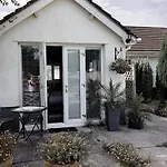 Ger Ty, Reynoldston