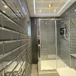 City Town Apartment Swansea - 2 Bedroom Includes Free Parking