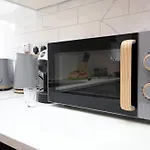Fully Equipped Kitchen, Parking, City Centre