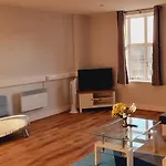 Modern And Spacious Swansea Centre Apartment
