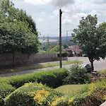 Superior Three Bedroom House With Sea View