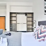 Stayright Elegant Kingsway Studio #5 - Central Location