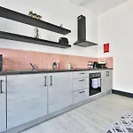 Stayright Elegant Kingsway Studio #5 - Central Location