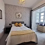 2 Room Flat Central Swansea
