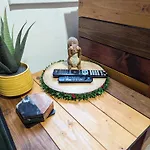 R5 - Triple Room Retreat - Near Beach, Parks, Trails, City - Wifi, Free Parking - Self Catering