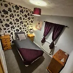 Tranquil Three-Bed House In Swansea South Wales