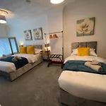Cosy 2 Bed Flat In Swansea - Home Away From Home