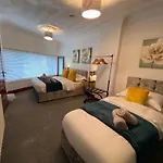 Cosy 2 Bed Flat In Swansea - Home Away From Home