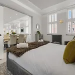 Luxury & Modern - Central - Beach Access - Wind St