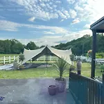 Entire Venue Hire With 8 Bedroom Accommodation - Your Own Pub Experience