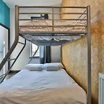 Studio 95 Hostel