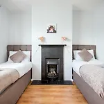 Off Road Parking, Garden, Tv In Every Room