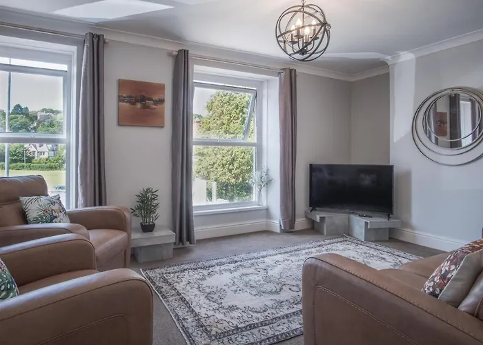 Langland Road - 2 Bedroom Town House - Mumbles