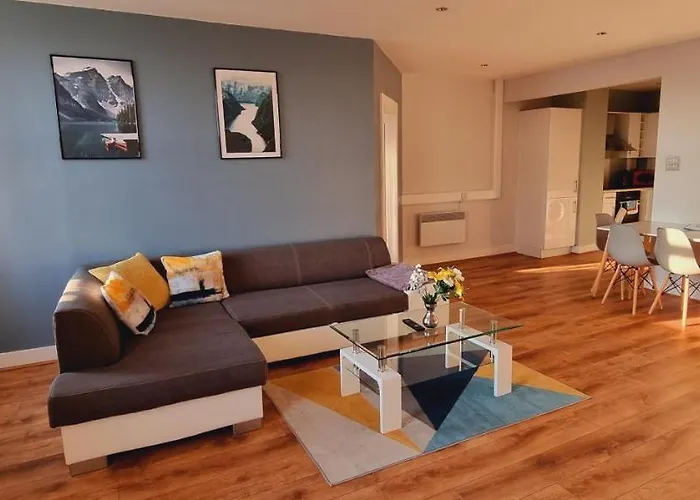 Modern And Spacious Swansea Centre Apartment