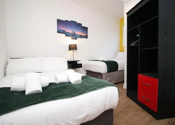 Spacious 5 Bedroom Apartment In Swansea
