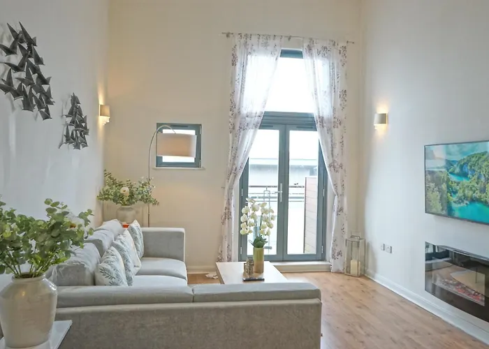 Soak Up The Light At A Soothing, Stylish Apartment In Swansea Marina