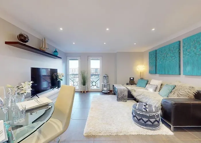Marina View Apartment