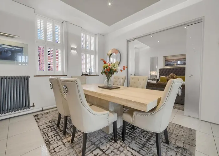 Luxury & Modern - Central - Beach Access - Wind St