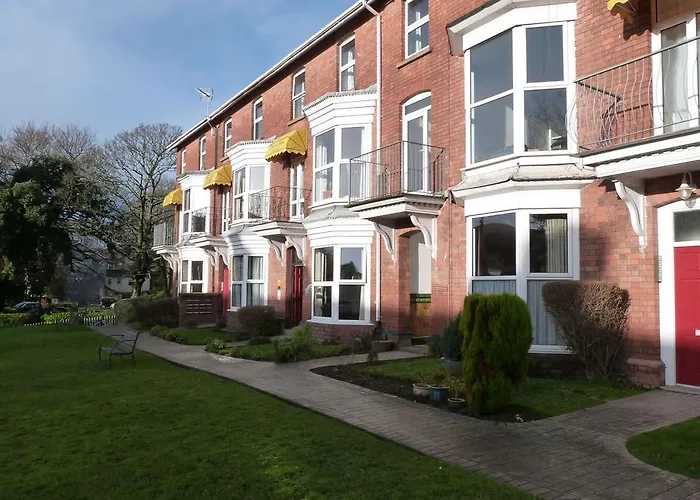 Hurst Dene Aparthotel