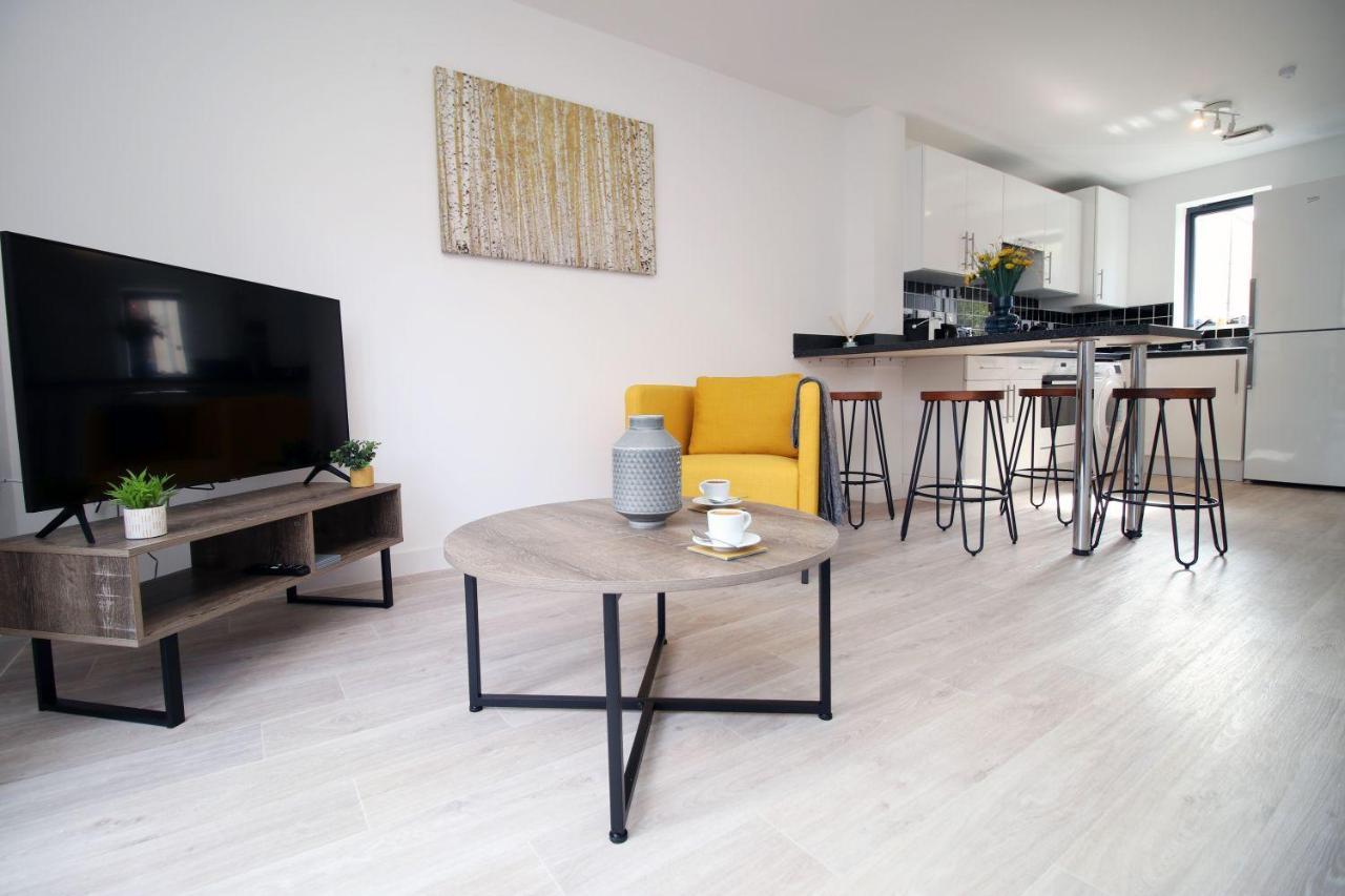 No 1 Marina Walk By Ssw 3br, Free Parking, Sleeps 5 Close To Marina, Centre, And M4 Apartment Swansea