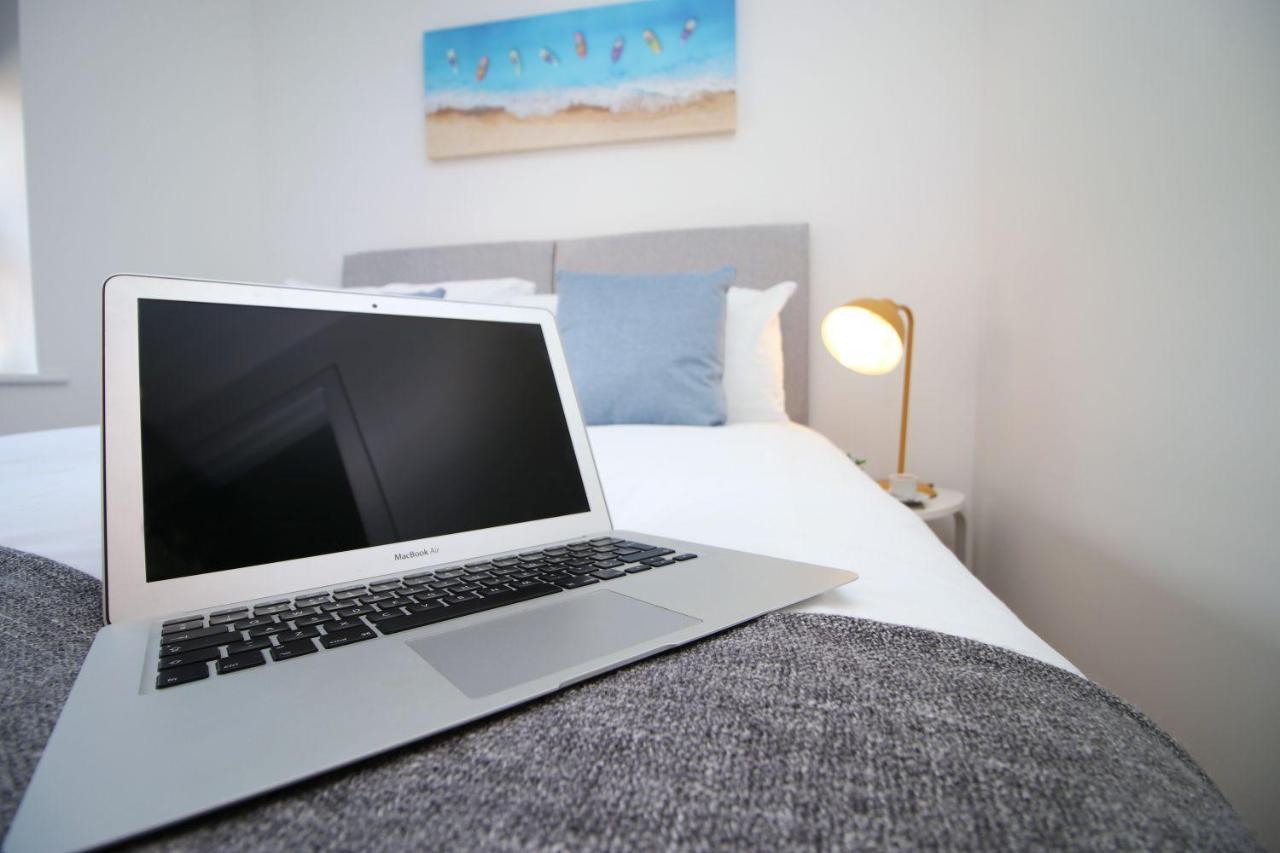 Apartment No 1 Marina Walk By Ssw 3br, Free Parking, Sleeps 5 Close To Marina, Centre, And M4 Swansea