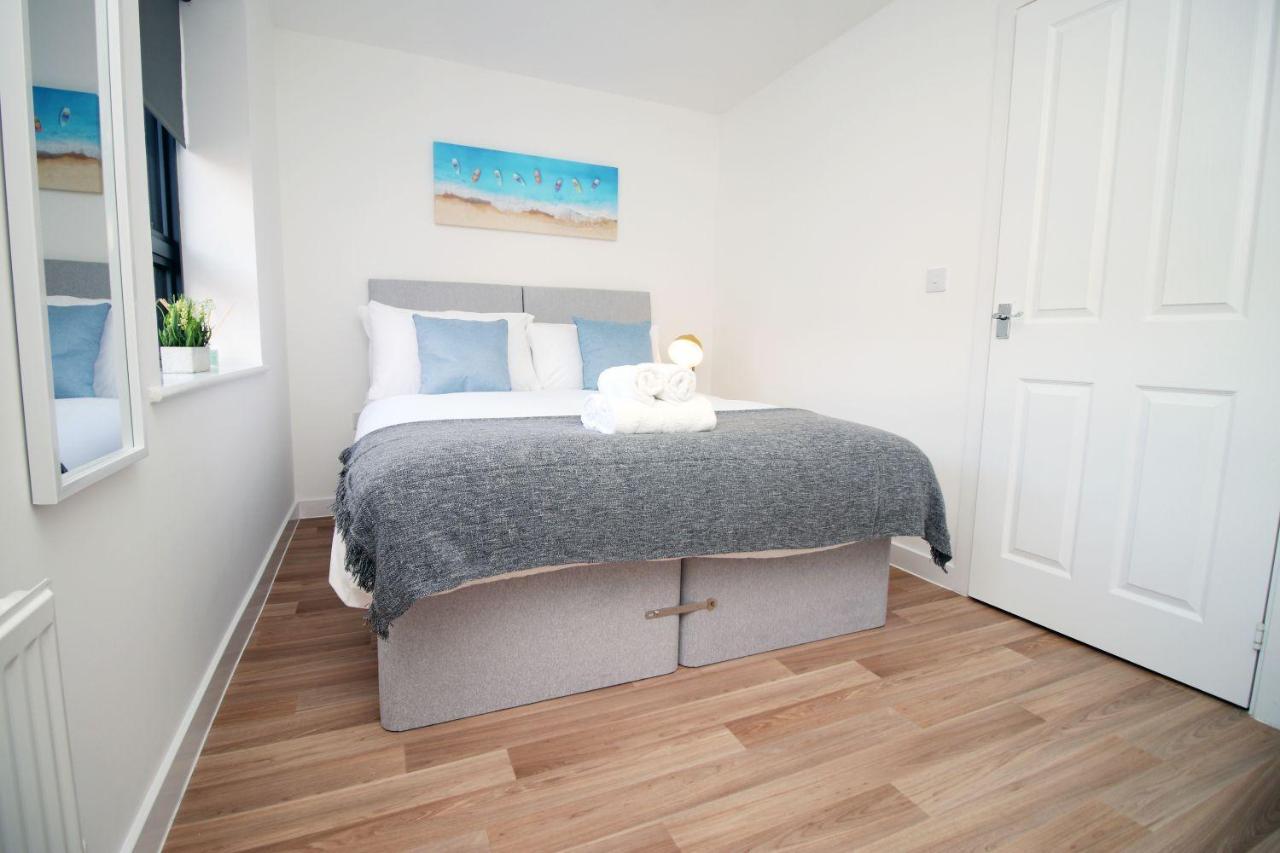 No 1 Marina Walk By Ssw 3br, Free Parking, Sleeps 5 Close To Marina, Centre, And M4 * Swansea