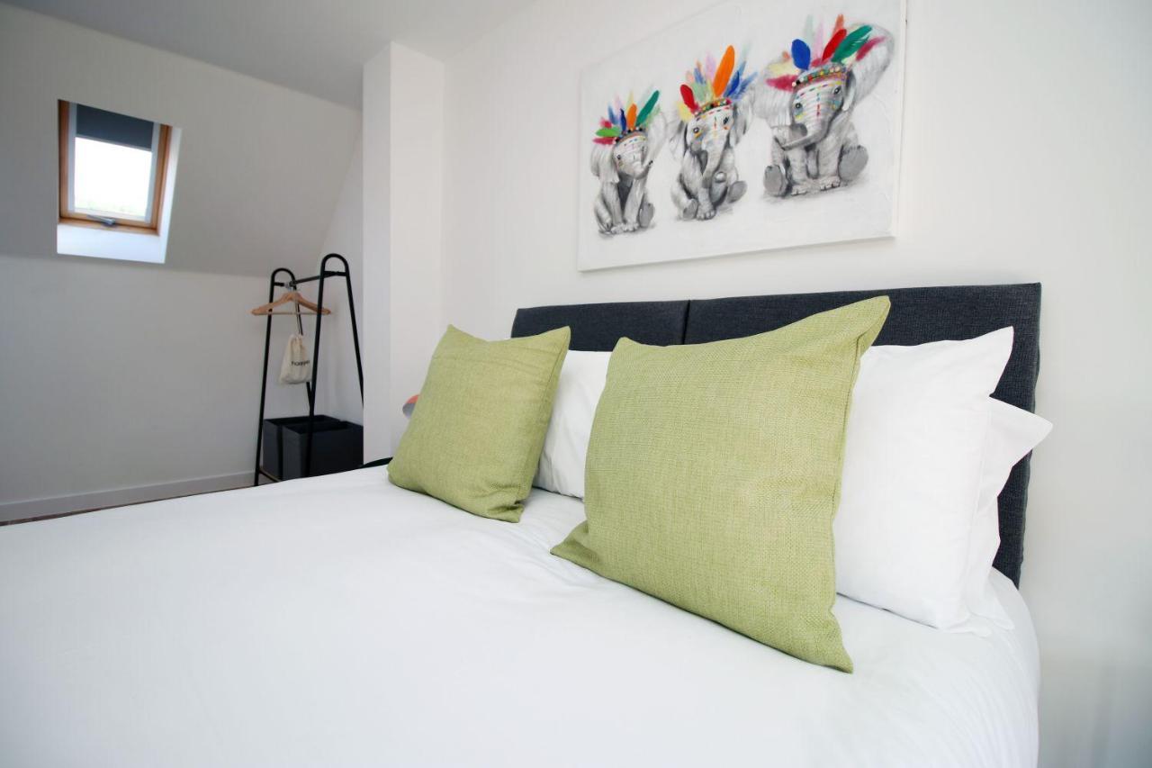 No 1 Marina Walk By Ssw 3br, Free Parking, Sleeps 5 Close To Marina, Centre, And M4 *