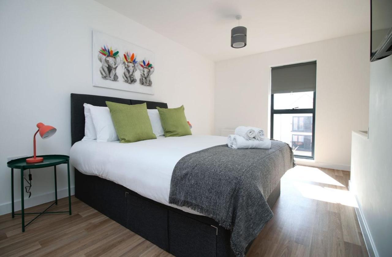 No 1 Marina Walk By Ssw 3br, Free Parking, Sleeps 5 Close To Marina, Centre, And M4