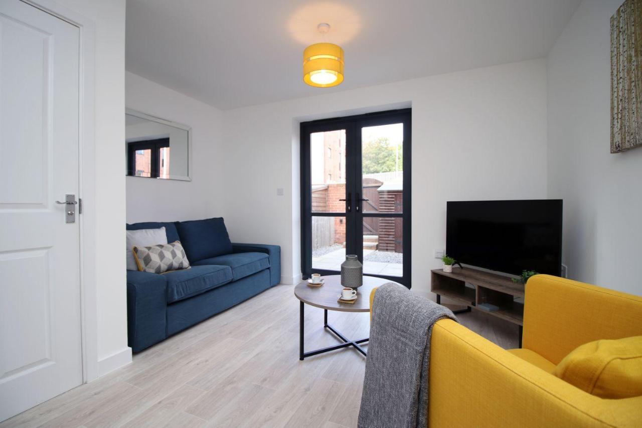 No 1 Marina Walk By Ssw 3br, Free Parking, Sleeps 5 Close To Marina, Centre, And M4 * Swansea