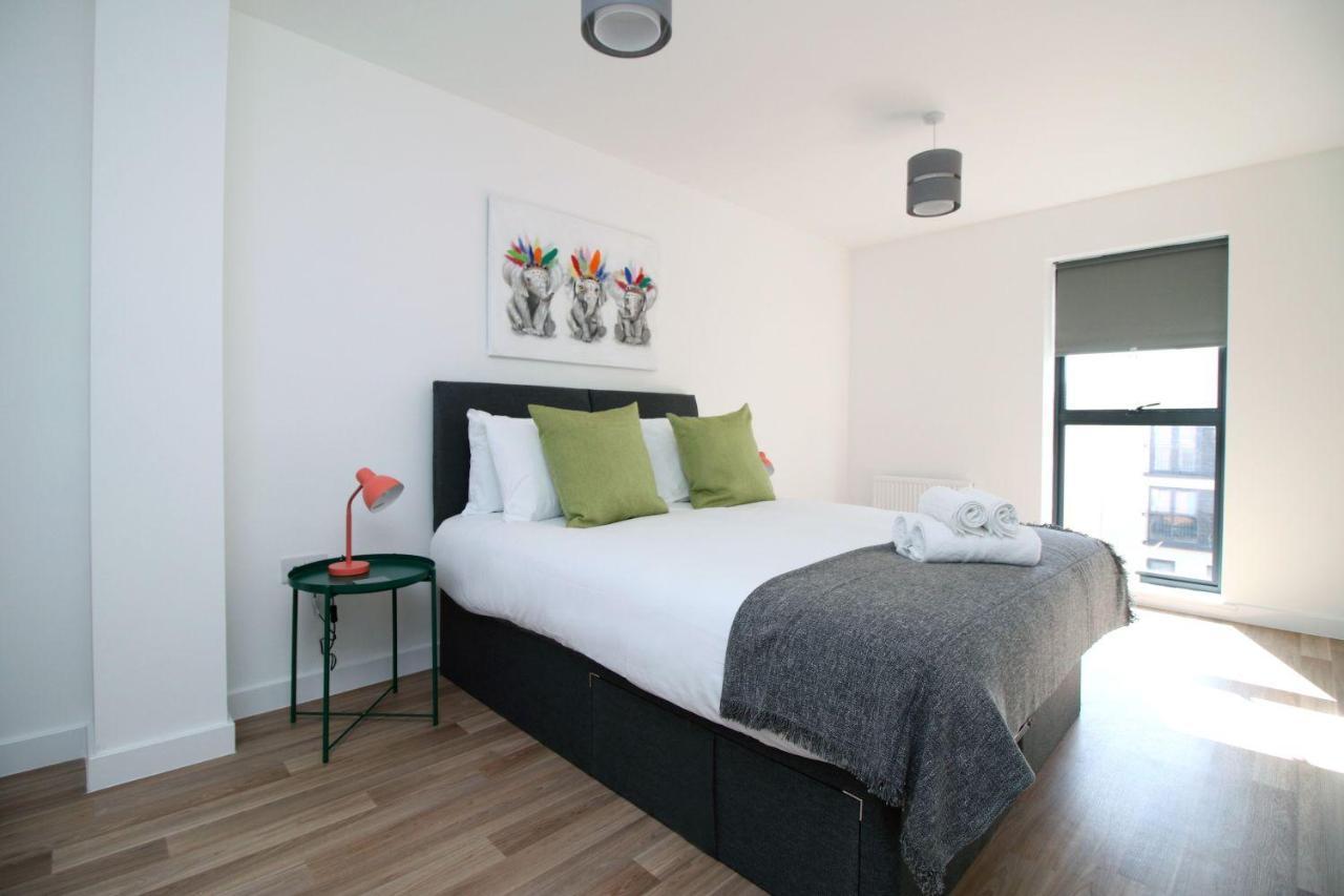No 1 Marina Walk By Ssw 3br, Free Parking, Sleeps 5 Close To Marina, Centre, And M4 Swansea