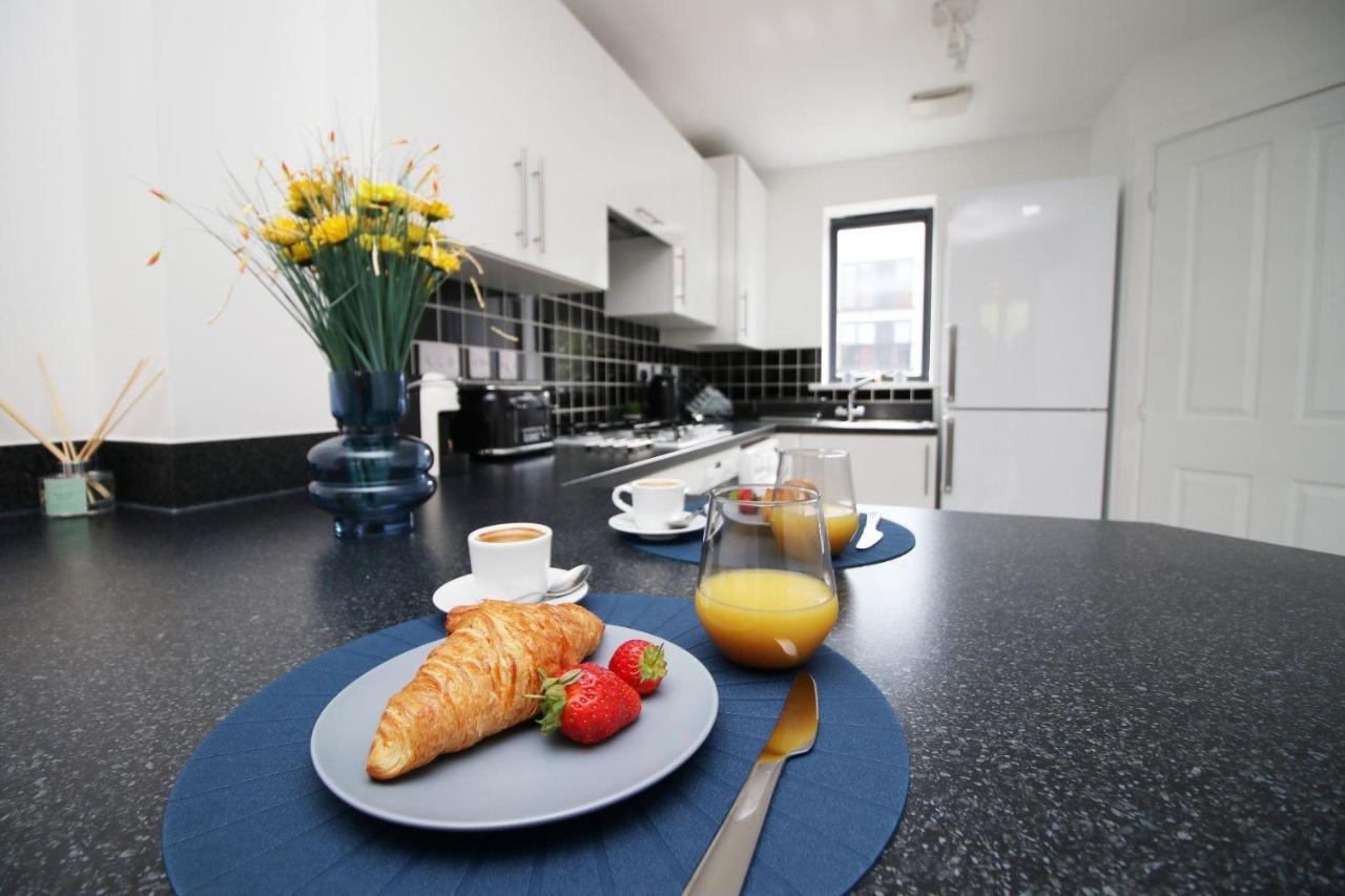 Apartment No 1 Marina Walk By Ssw 3br, Free Parking, Sleeps 5 Close To Marina, Centre, And M4 Swansea