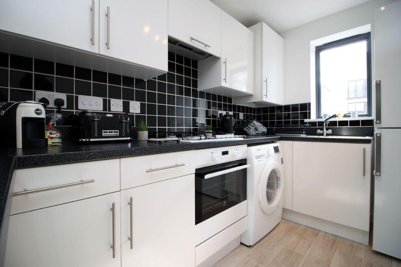 Apartment No 1 Marina Walk By Ssw 3br, Free Parking, Sleeps 5 Close To Marina, Centre, And M4 Swansea