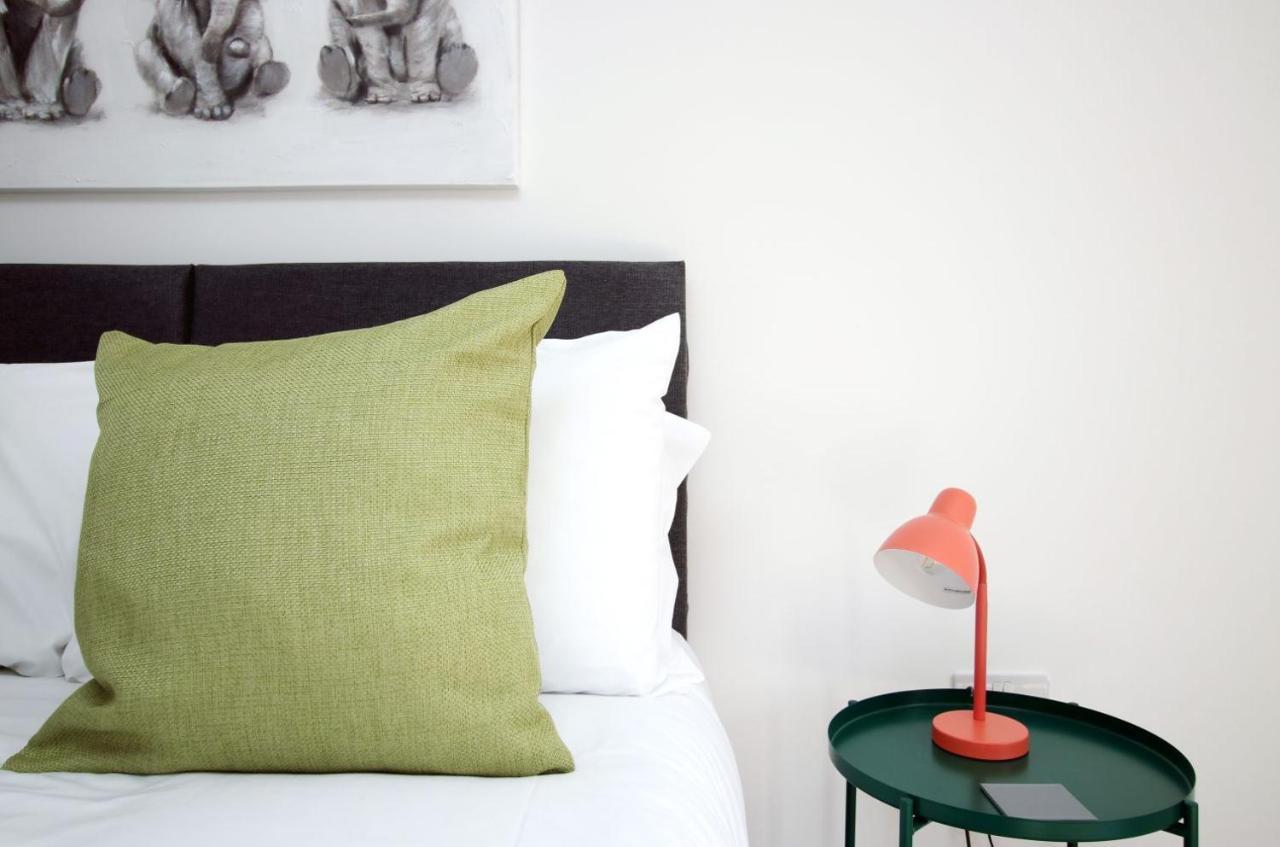 No 1 Marina Walk By Ssw 3br, Free Parking, Sleeps 5 Close To Marina, Centre, And M4 Apartment Swansea