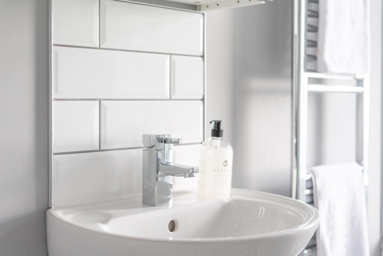 Book Now - Tv In Every Bedroom! *