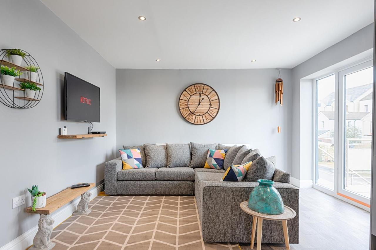 Book Now - Tv In Every Bedroom! * Swansea
