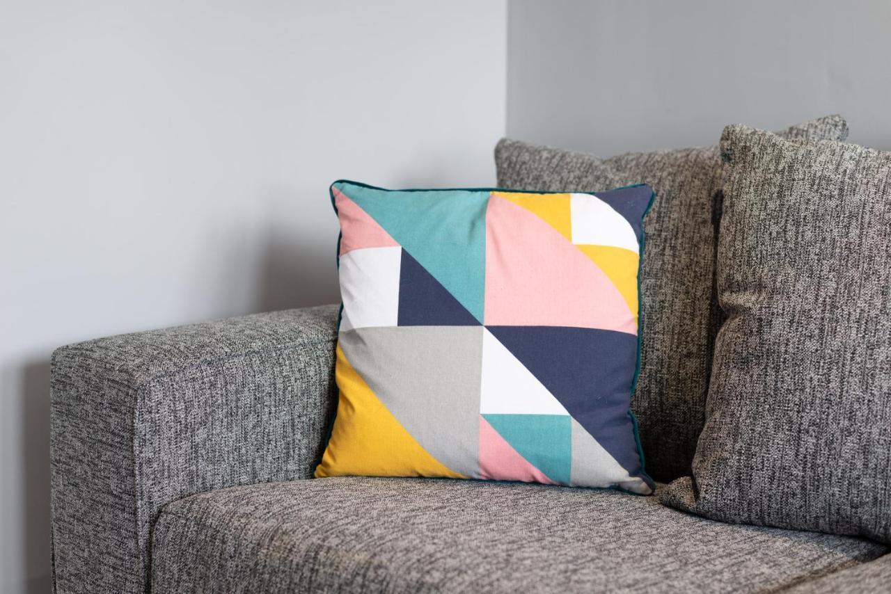 Book Now - Tv In Every Bedroom! * Swansea