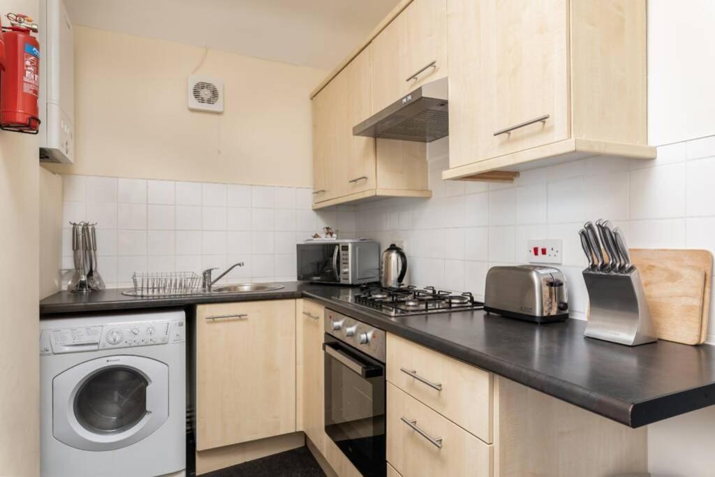 Cosy - Tv In Every Bedroom Swansea
