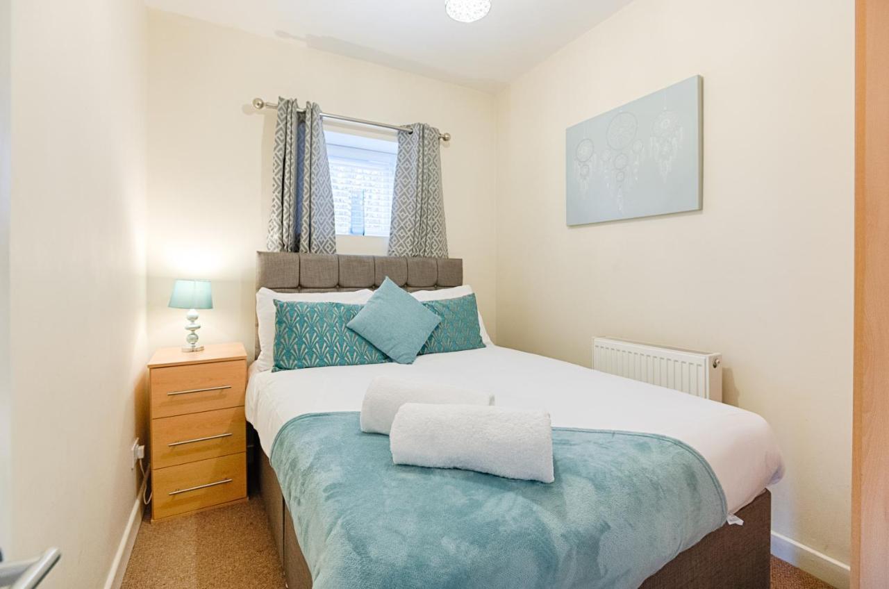 Perfect Location With Parking - Jersey House - Tv In Every Bedroom!