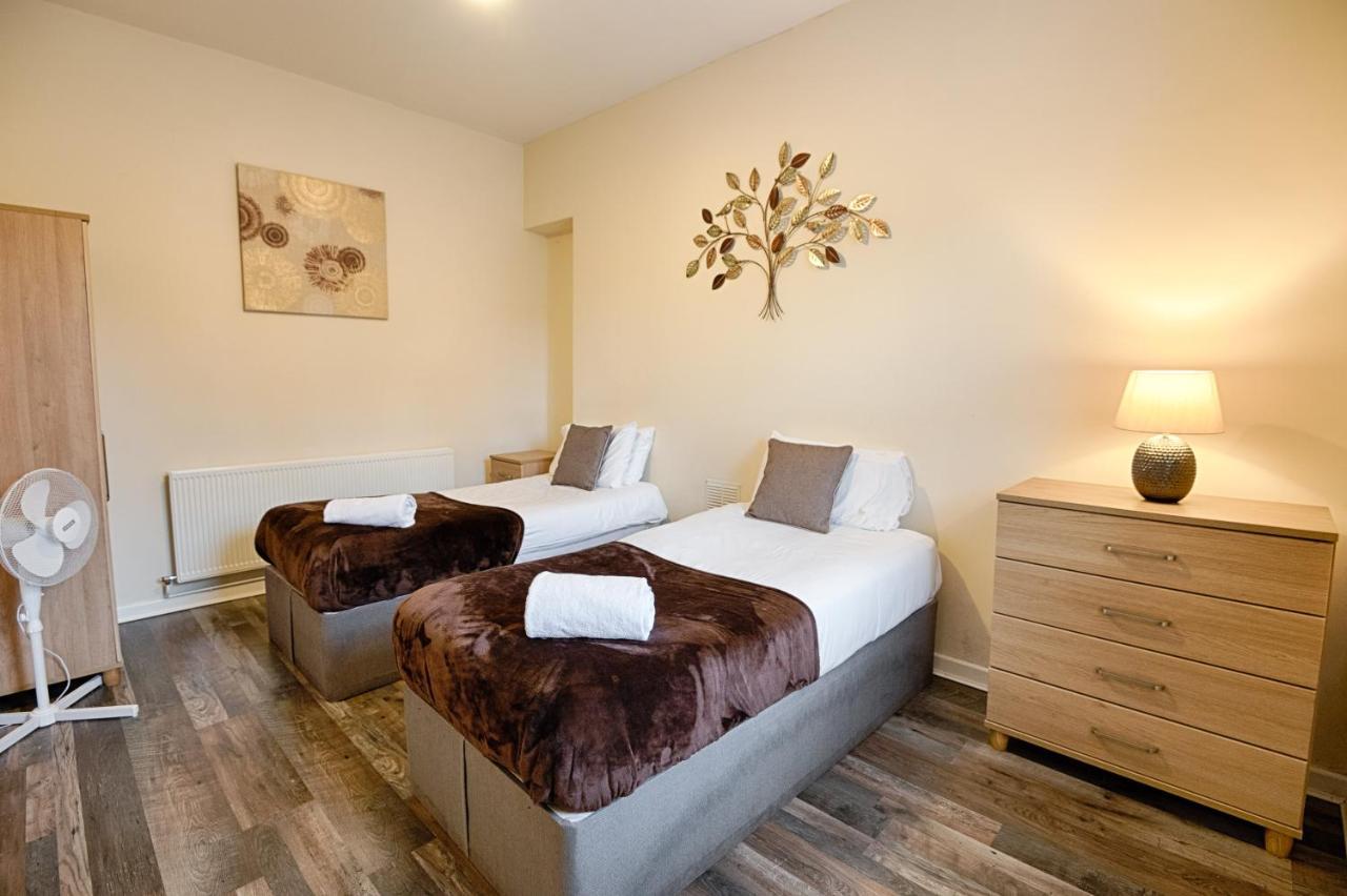 Perfect Location With Parking - Jersey House - Tv In Every Bedroom!